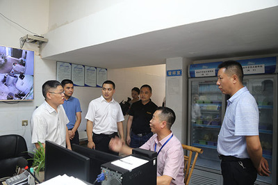 筑牢校園安全防線，賦能智慧后勤服務——省教育廳領導蒞臨射洪中學調研食品安全及食堂信息化建設工作